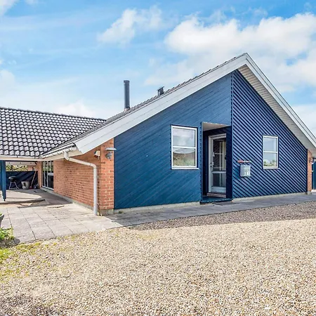 Tranquil Oasis In Henne Strand-by Traum Feriehus *